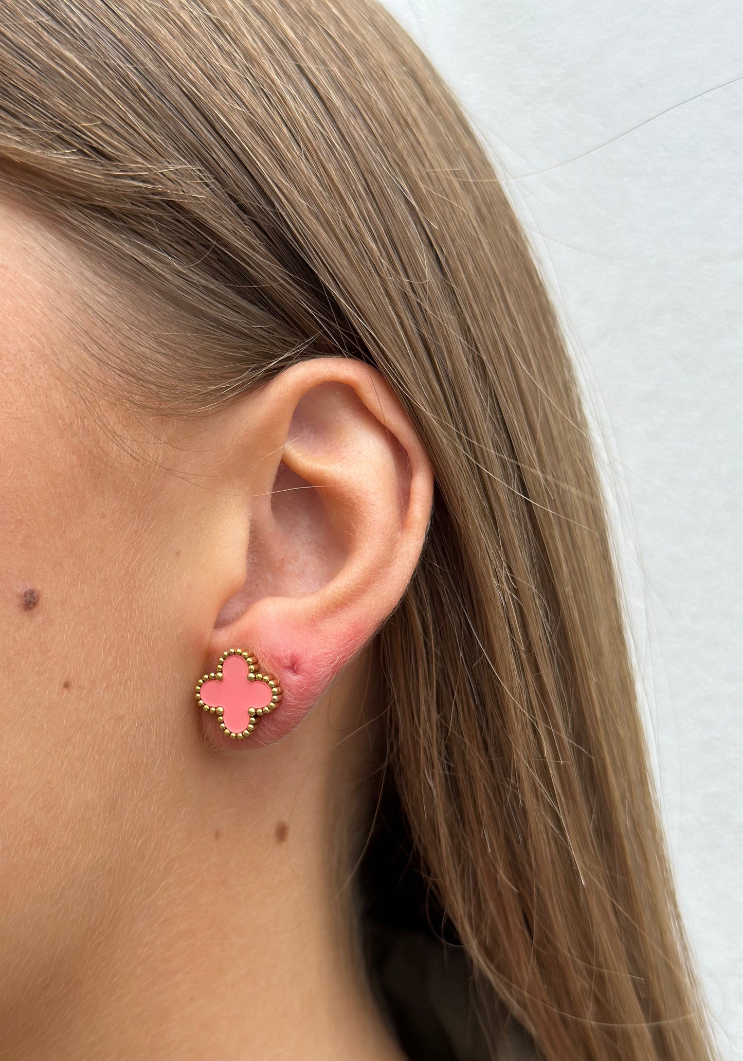 Boucles d'oreilles puce Astana